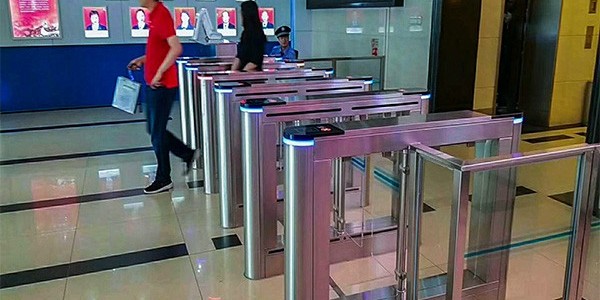 武漢某建設銀行擺閘案例