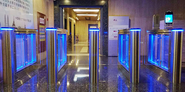 中國(guó)廣州銀行成功定制速通門(mén)案例