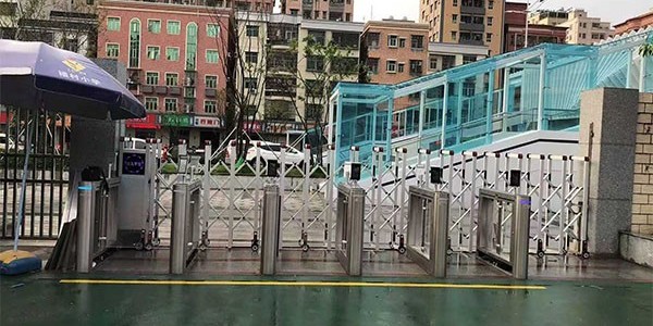 某小區大門口案例